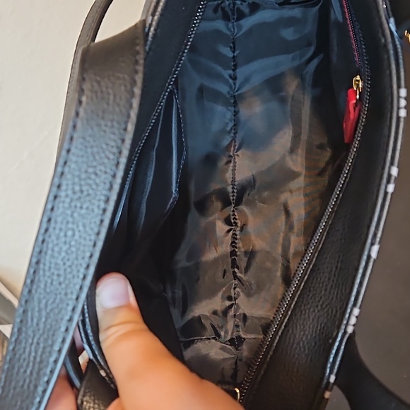 Tommy Hilfigure purse - Picture 7 of 10